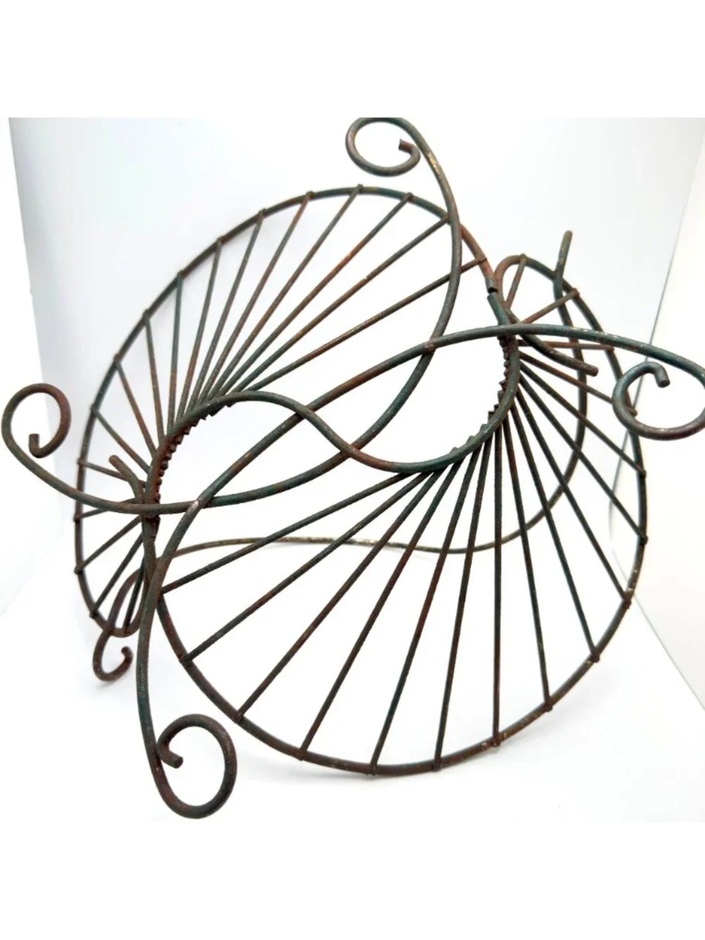 Mid Century Modern Brass Butterfly Wire Rack Curved Vintage Design Fruit Decor